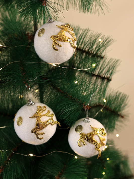 White with Golden reindeer Ornament (Pack of 3)