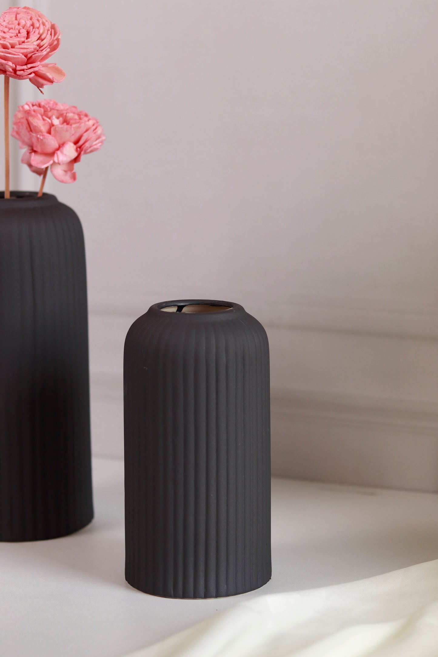 Ribbed Vase- Black
