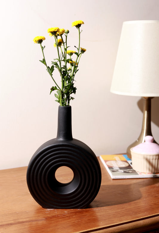 Modern Loop Vase- Black