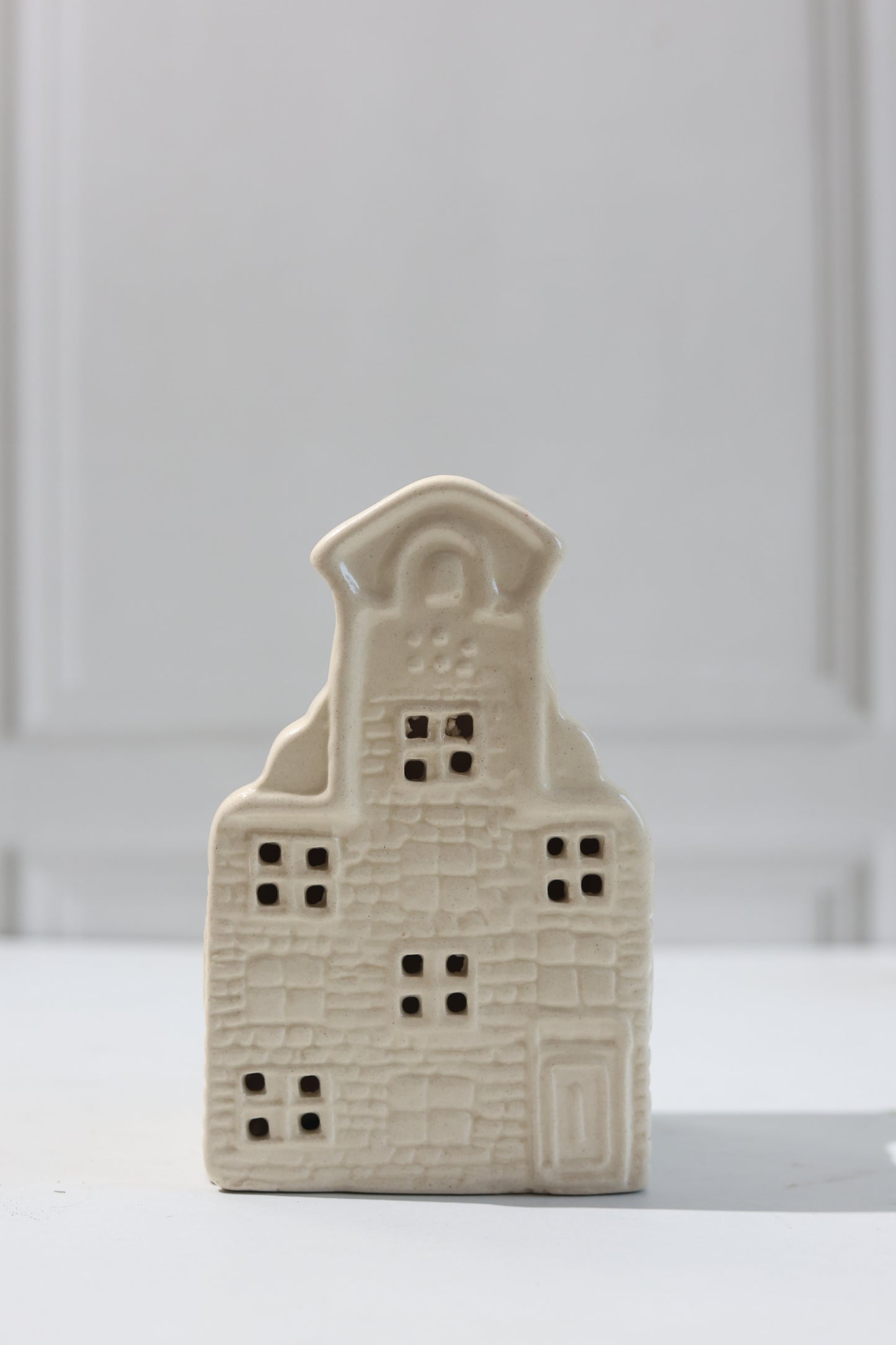 Ceramic White House candle holder