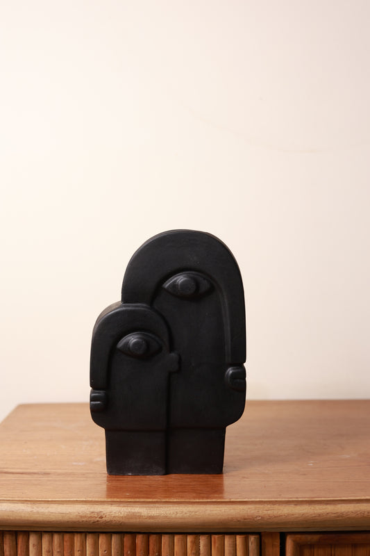 Minimalist Duo Face Vase- Black