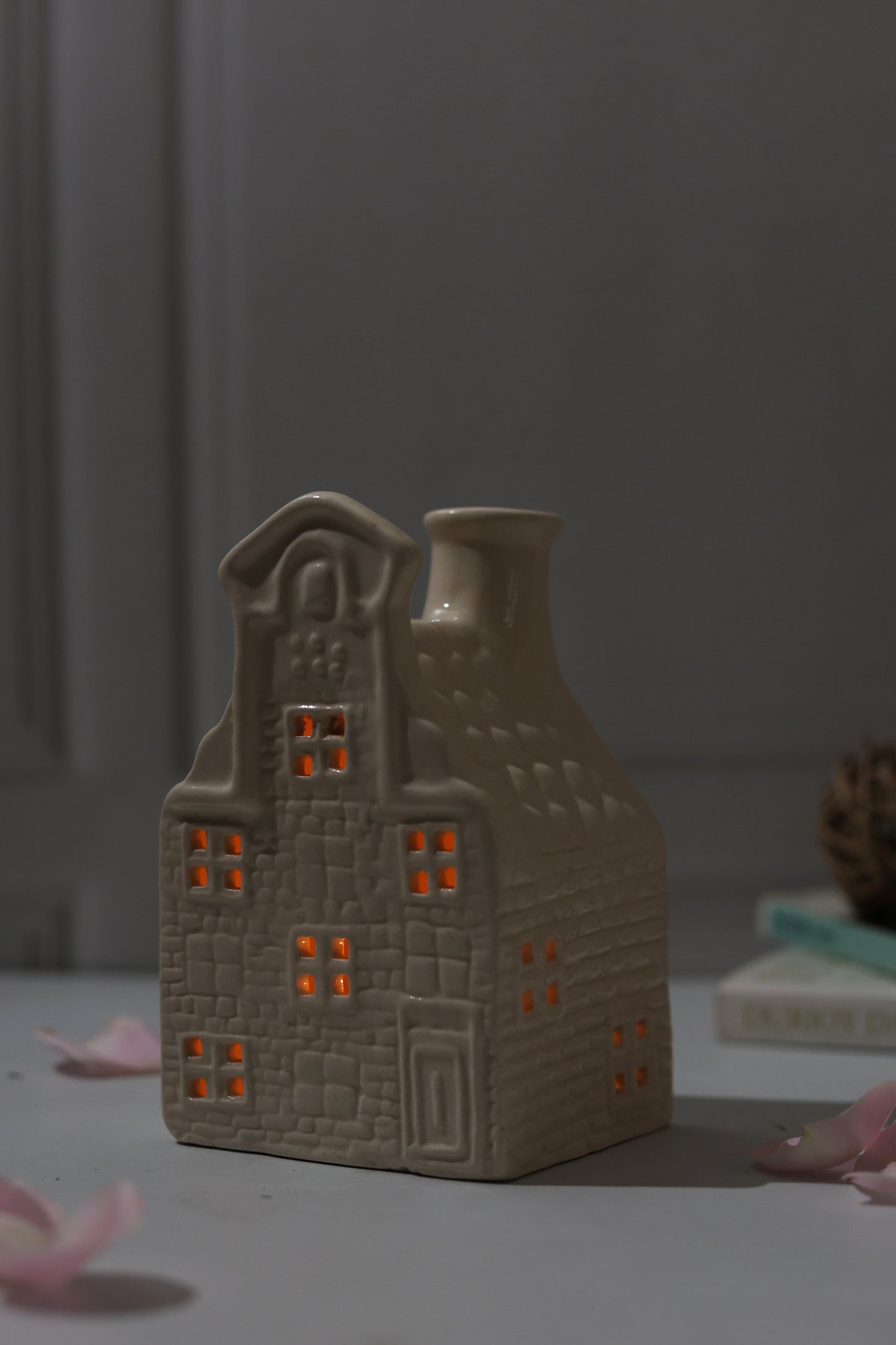 Ceramic White House candle holder