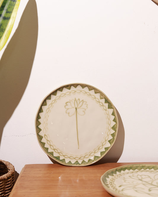Green Petal Snack Plate