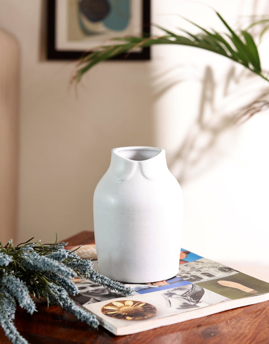 Bow Collar Vase (White)