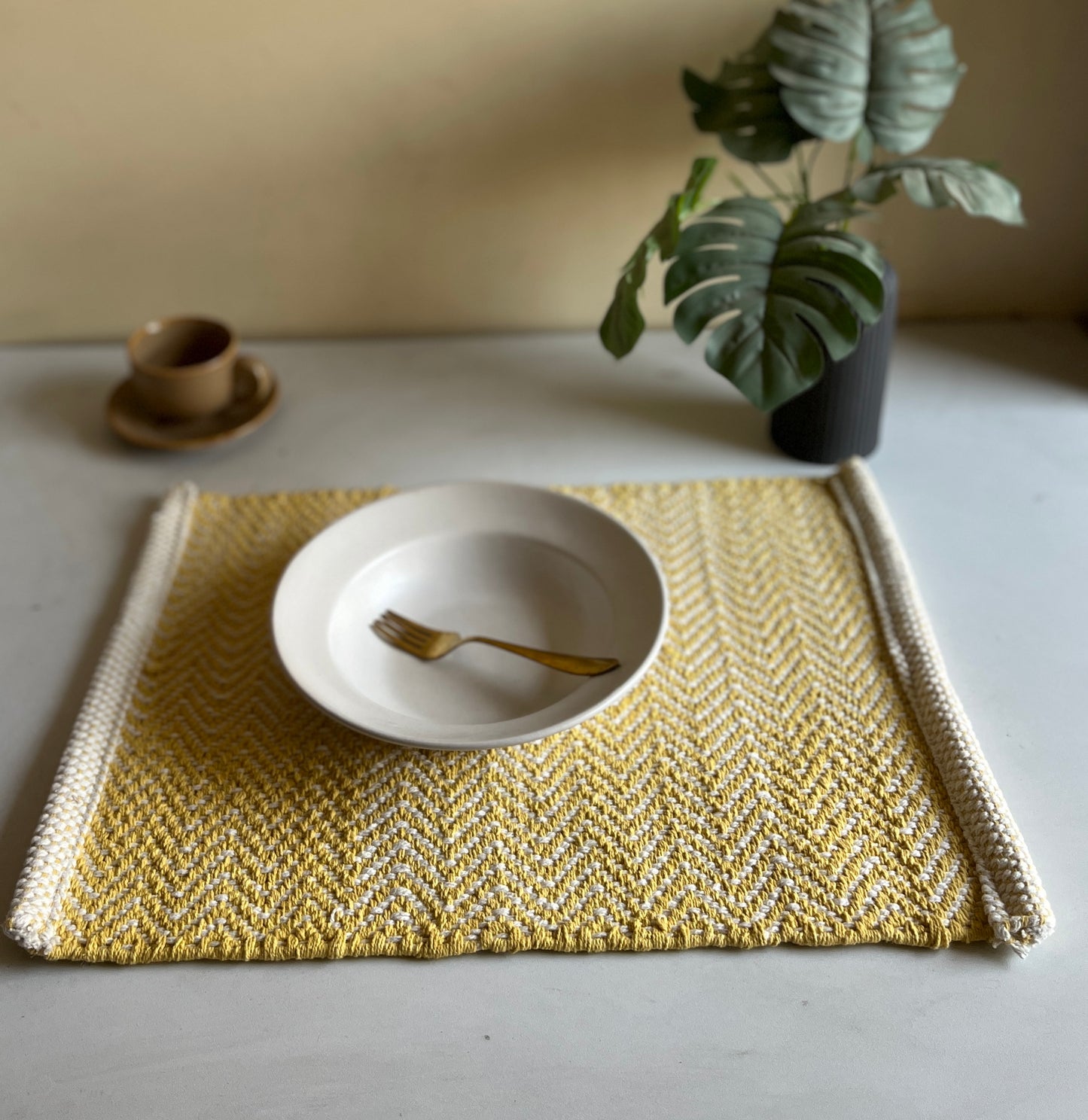 Yellow & White Table Mats (Pack of 2)