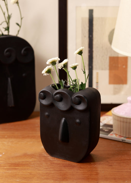 Swirl Head Vase- Black