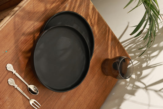 Round Coupe Shaped Platter Black