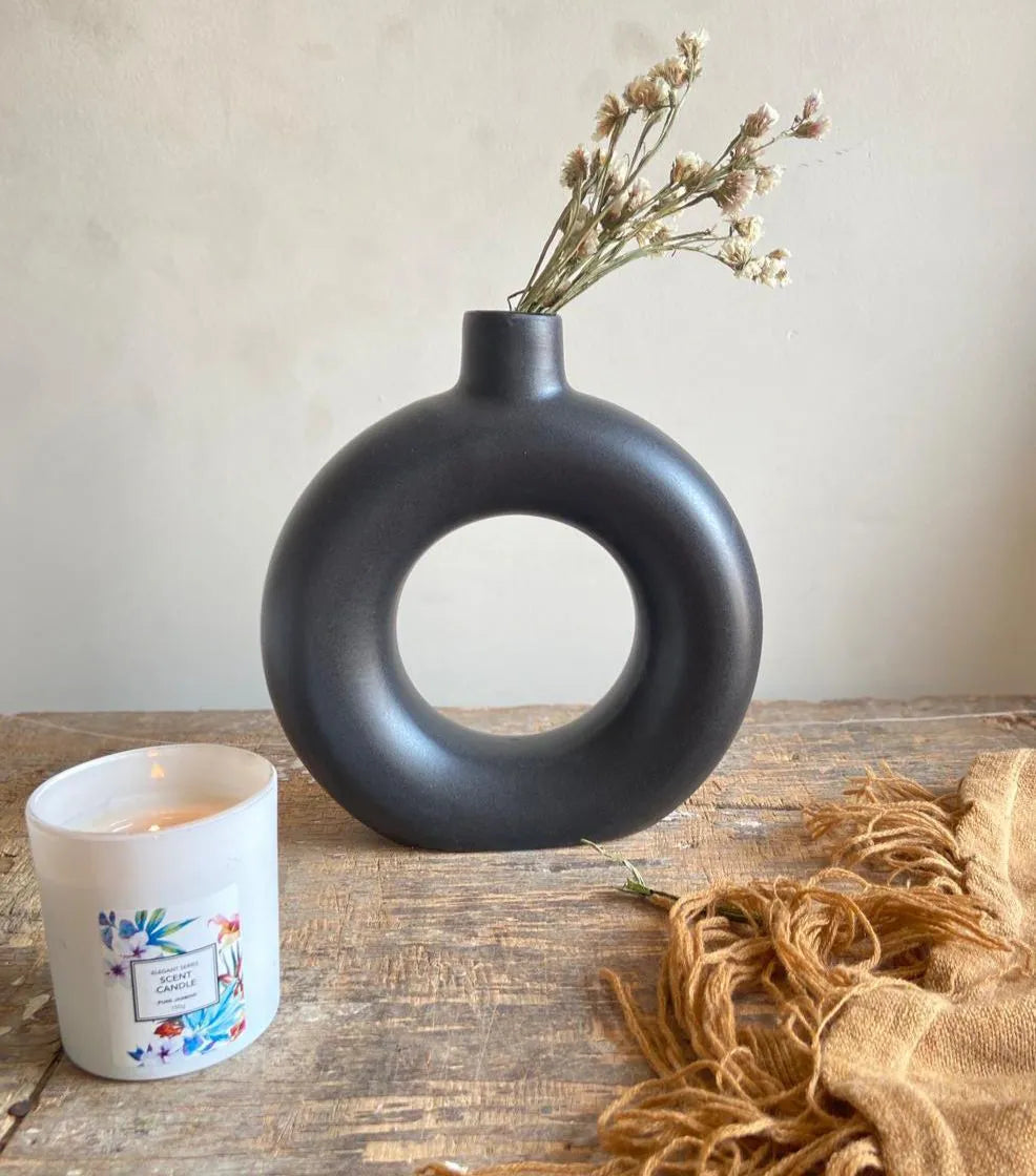 Donut vase (black)