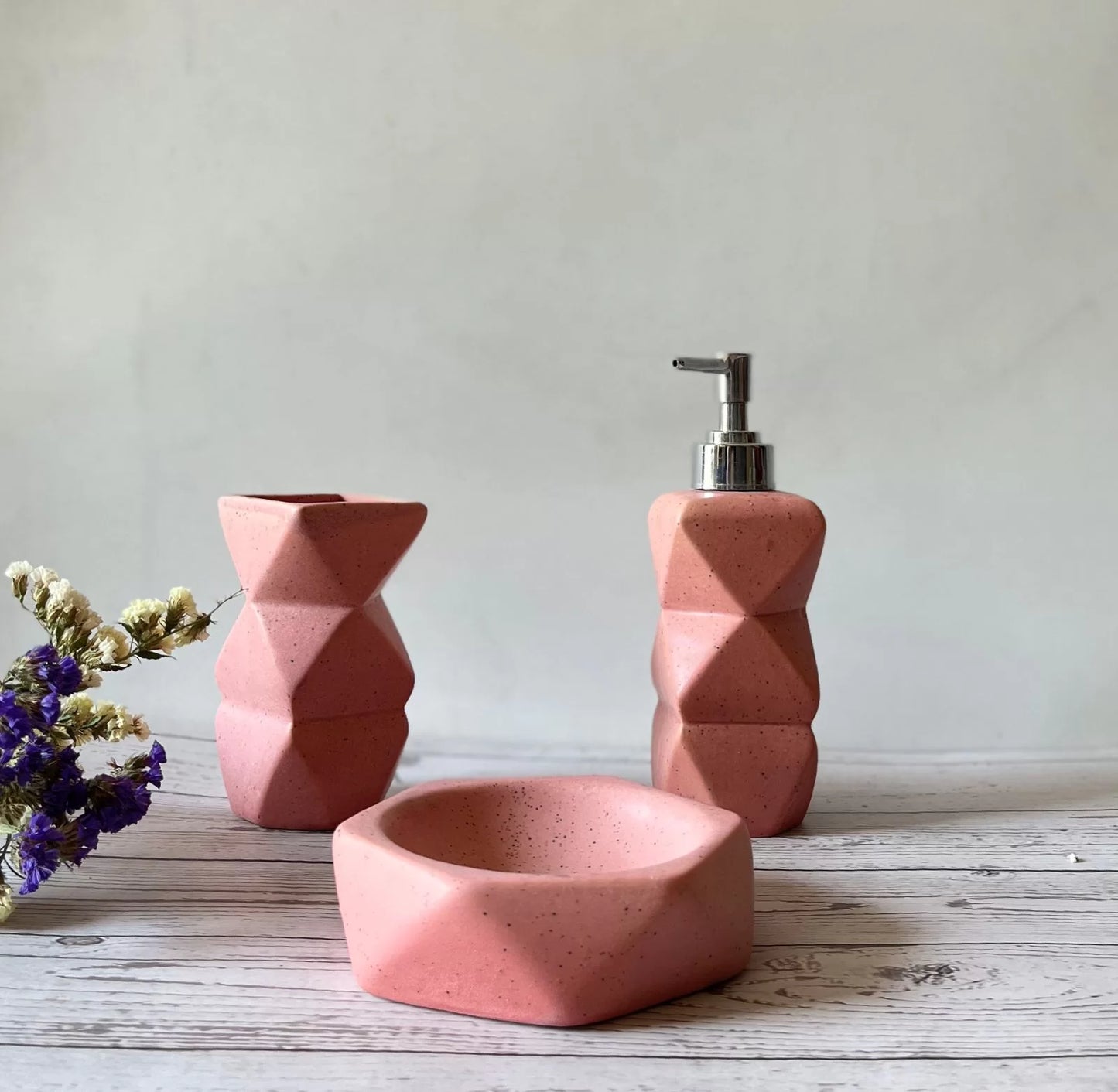 Pink Geometric bathroom accessories set (3 pieces set)