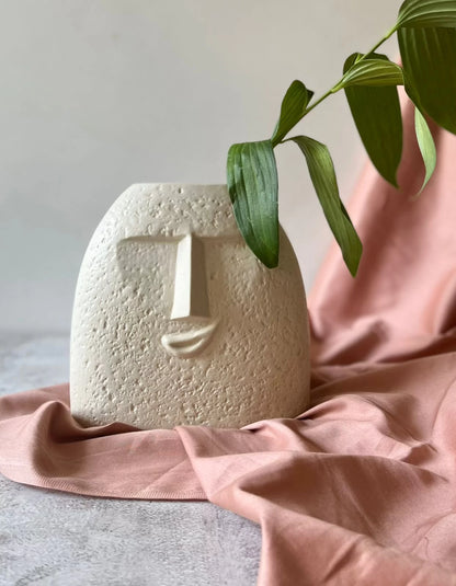 Textured Face Vase- Smiling