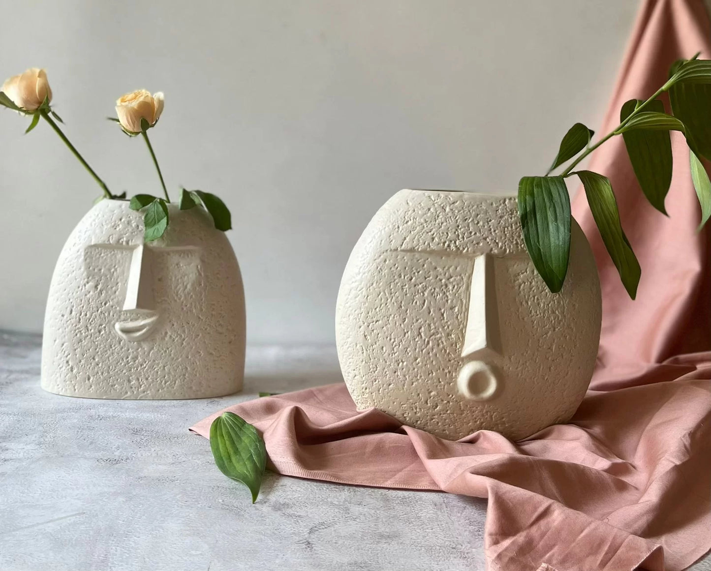 Textured Face Vase- Smiling