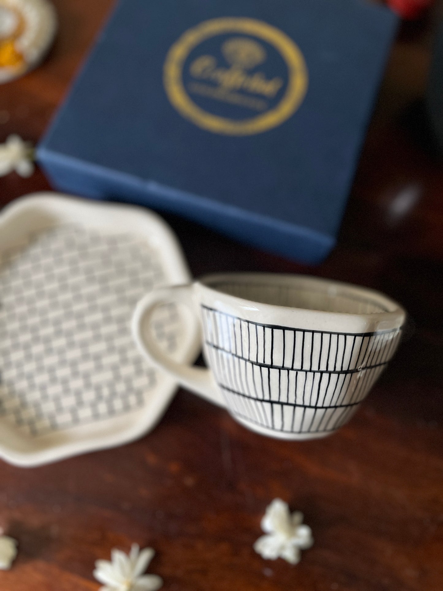 Bricks Patterned Breakfast Set Gift Hamper