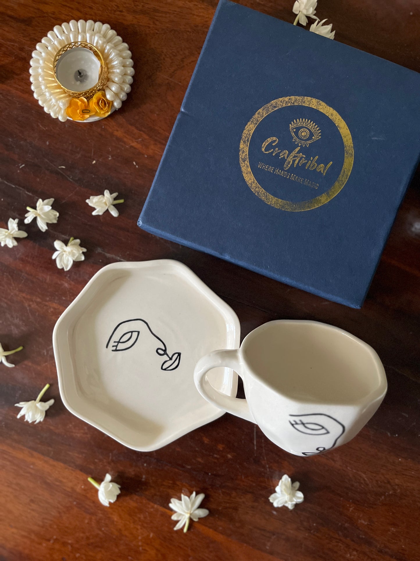 Face Line Art Breakfast Set Gift Hamper